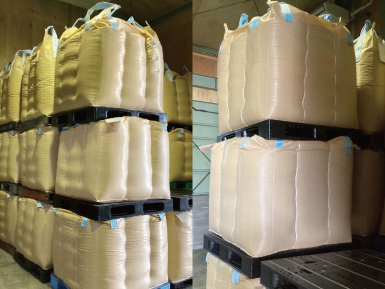 両面使用パレットで実現する、米フレコン保管の安定化